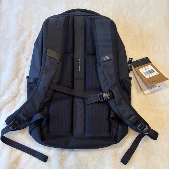NWT Unisex The North Face Vault Navy Blue and White Backpack with Padded Straps - Picture 6 of 9